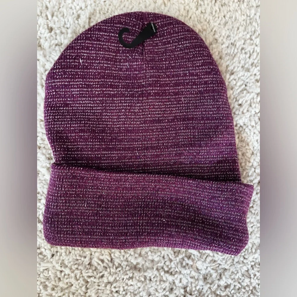 NWT maroon with silver threading toboggan.